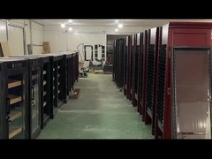 Rak Cedar Lampu LED Digital yang Dapat Dikunci Kabinet Humidor Pendingin Cerutu Listrik